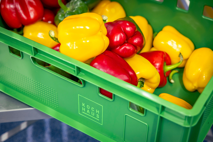 Frische Paprika werden im Kochhaus gelagert